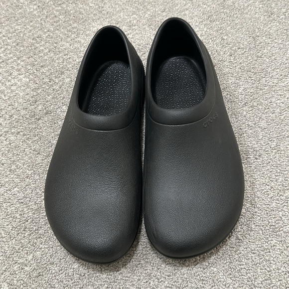 Black Crocs - Picture 3 of 5